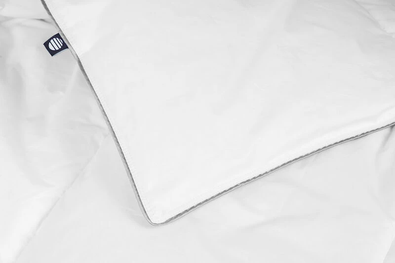 Familon Hotel Style Down Untuvapeitto 150x210 Cm 690 G - Image 3