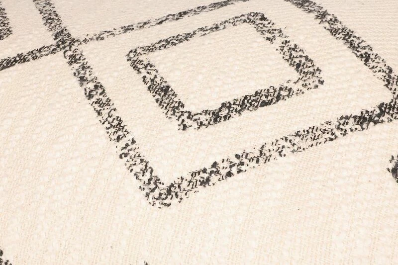 Fanni K Hanki Koristetyyny 40x60 Cm Luonnonvalkoinen/musta