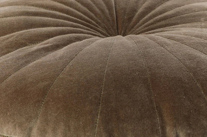 Fanni K Sametti Tyyny Oliivi 45cm - Image 2