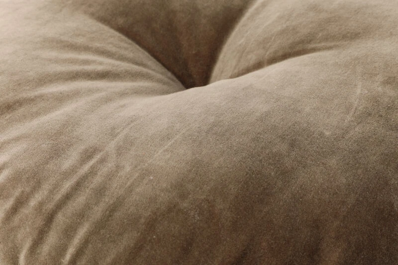 Fanni K Sametti Tyyny Oliivi 45cm - Image 5