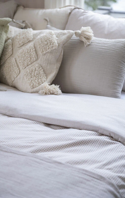 Fanni K Tuff Koristetyyny 40x60 Cm Luonnonvalkoinen - Image 4