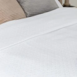 Veke Lumi Päiväpeitto 160x260 Cm Valkoinen